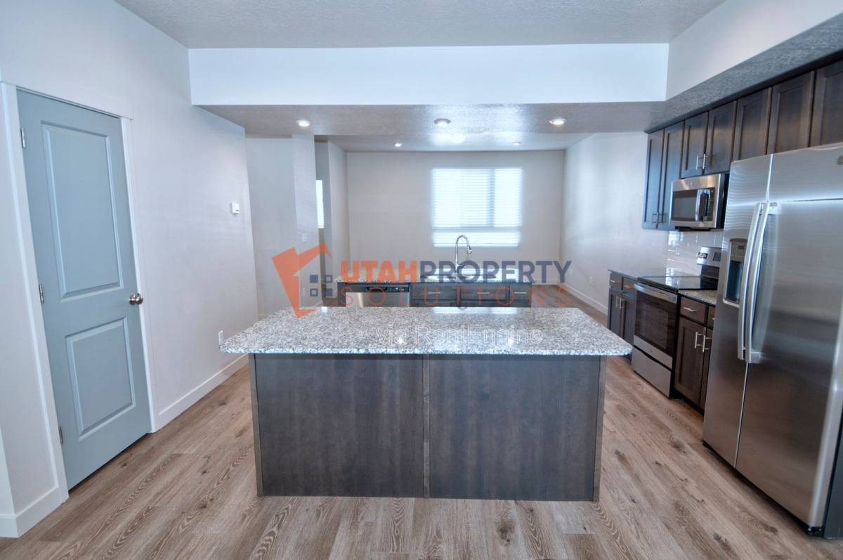 Townhouse for rent at 1025 W 400 S, American Fork, UT 84003
