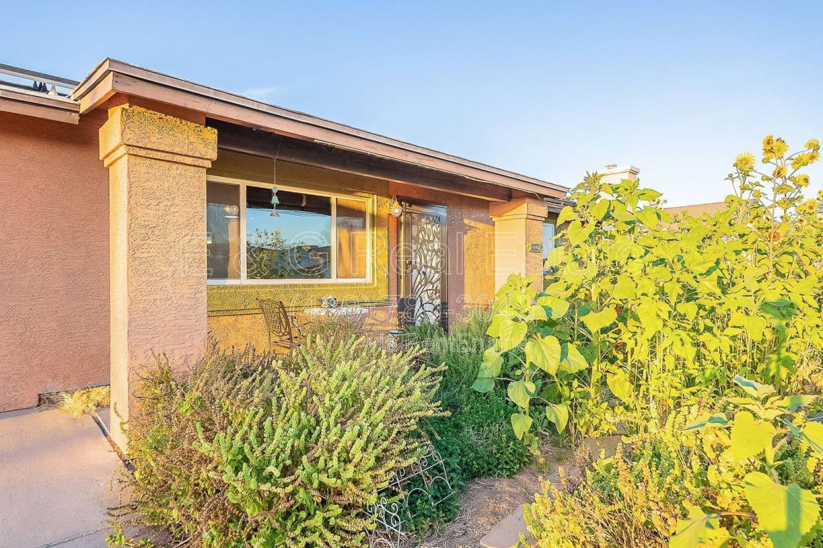 House for rent at 1022 W Apollo Ave, Tempe, AZ 85283