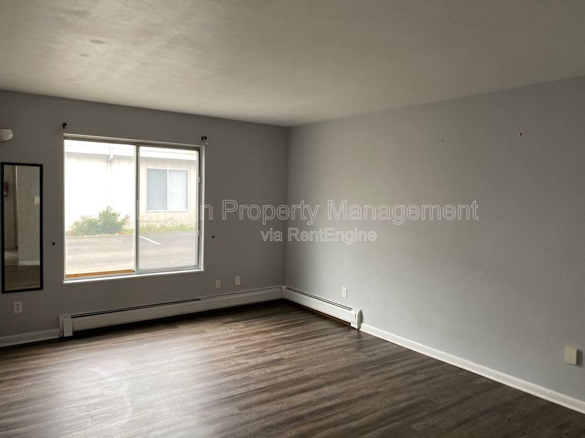 Apartment for rent at 730 Pioneer St #2, Kalamazoo, MI 49008