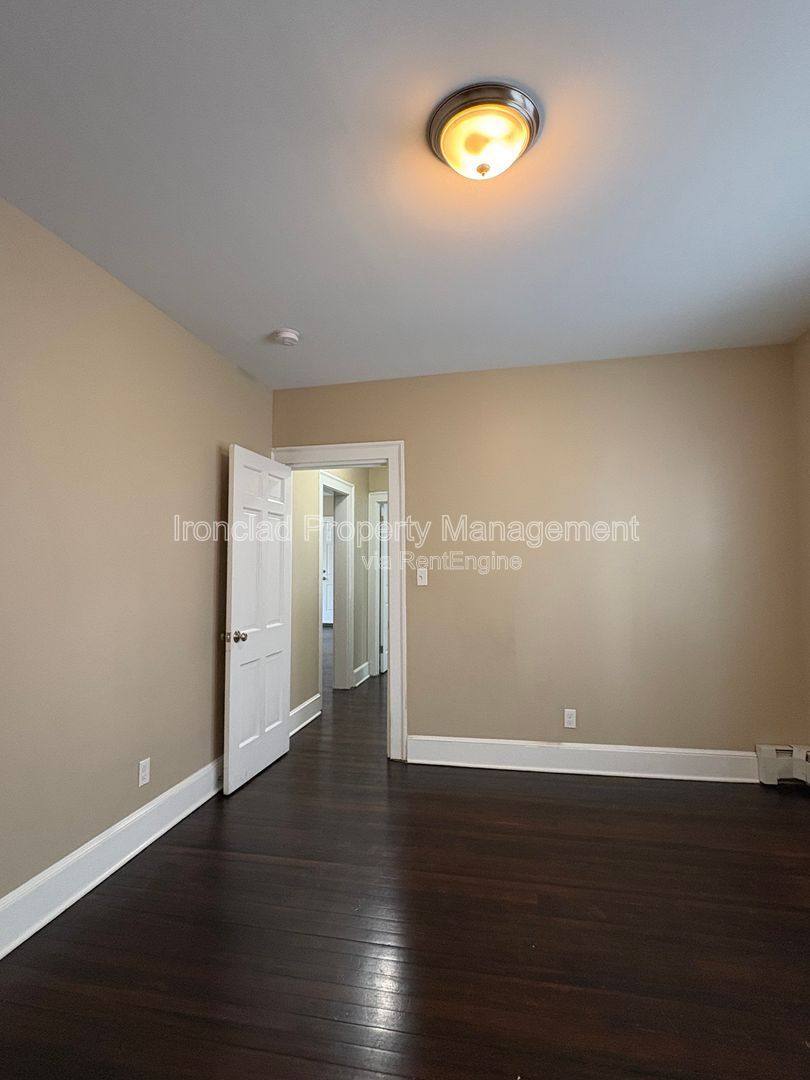 Apartment for rent at 24 Oak St #2, New Britain, CT 06051