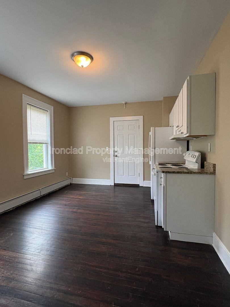 Apartment for rent at 24 Oak St #2, New Britain, CT 06051