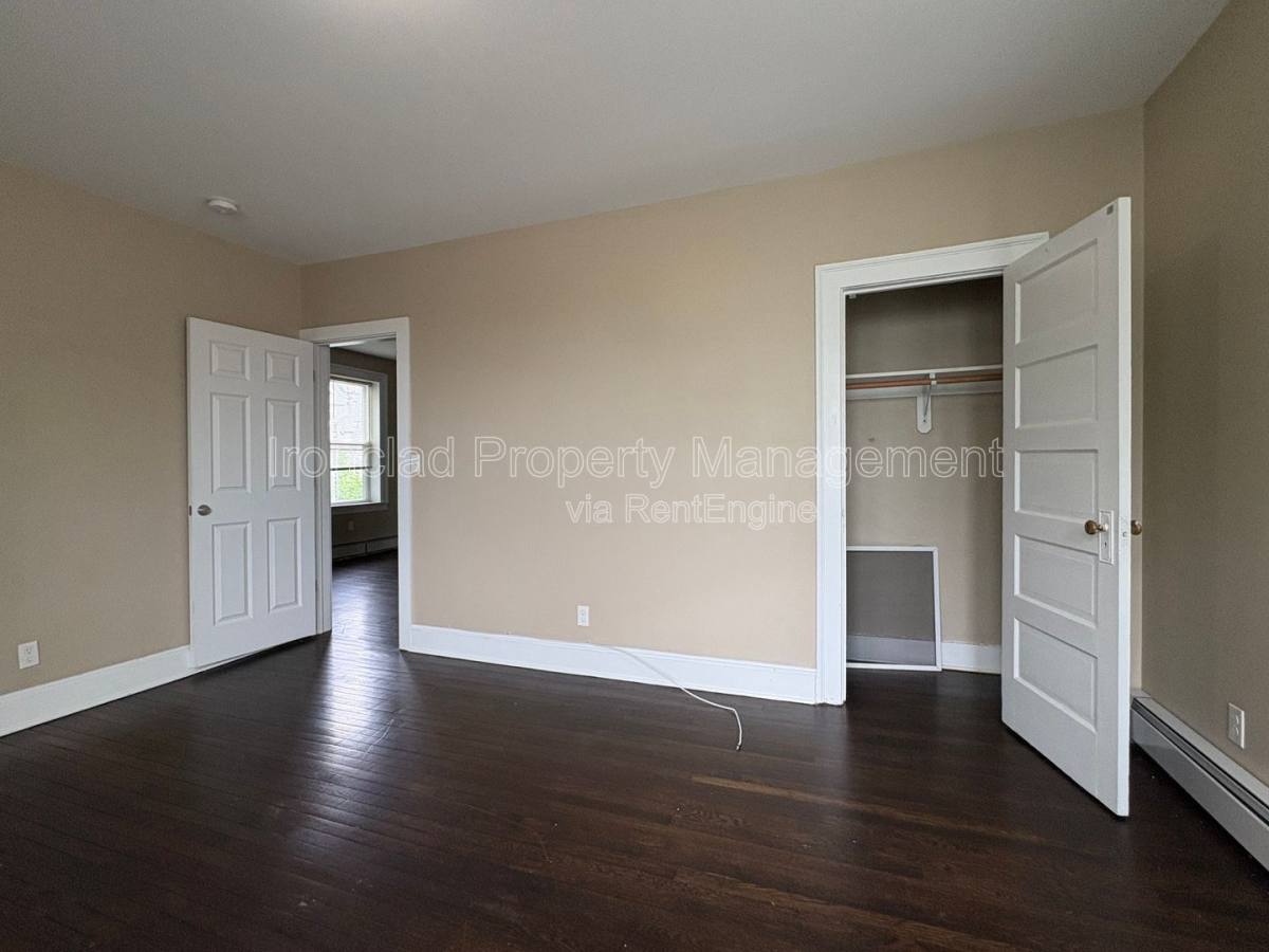 Apartment for rent at 24 Oak St #2, New Britain, CT 06051