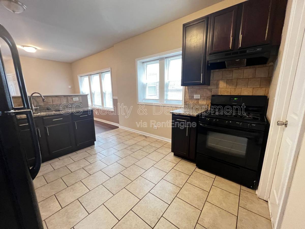 Condo for rent at 9016 S Justine St #1, Chicago, IL 60620