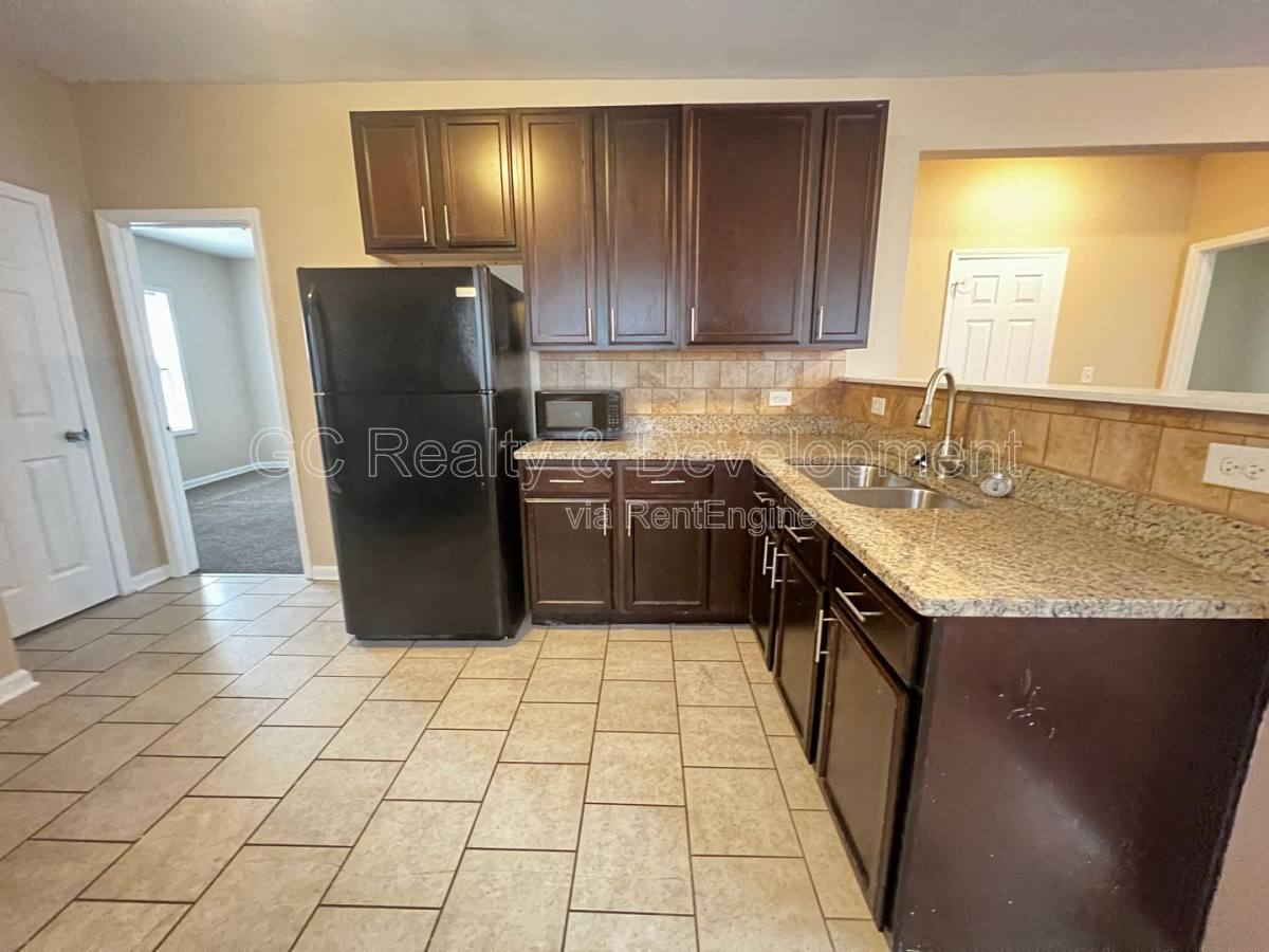 Condo for rent at 9016 S Justine St #1, Chicago, IL 60620