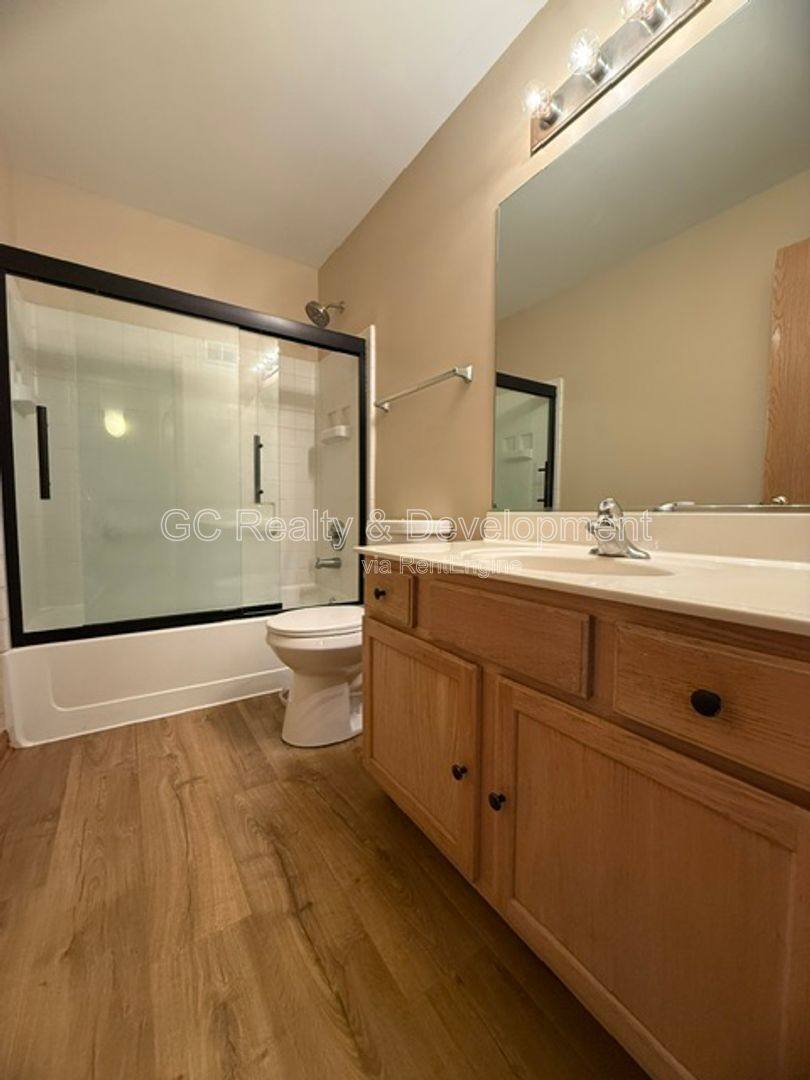 House for rent at 782 Symphony Dr, Aurora, IL 60504