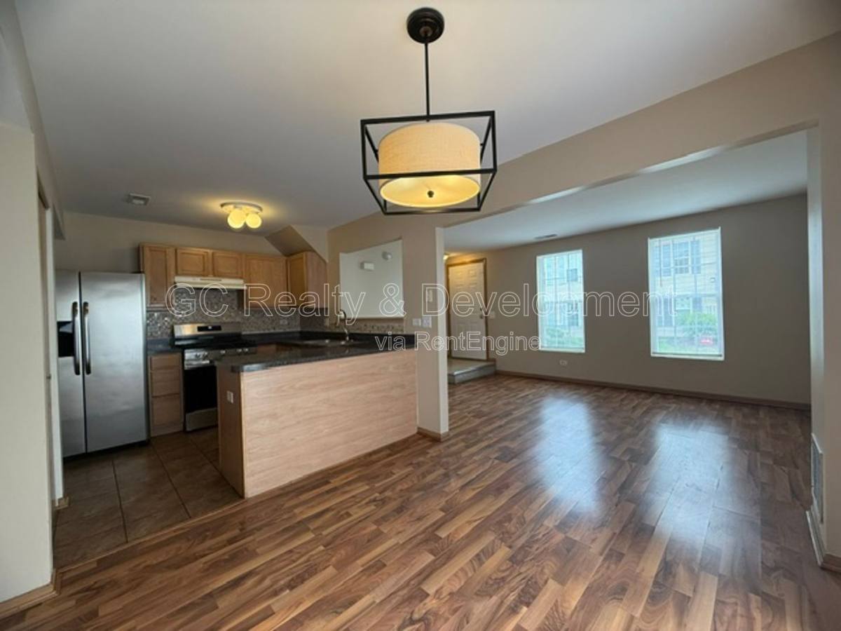 House for rent at 782 Symphony Dr, Aurora, IL 60504