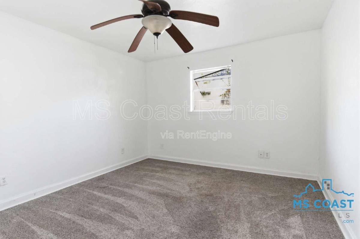 House for rent at 3007 Meteor St, Pascagoula, MS 39581