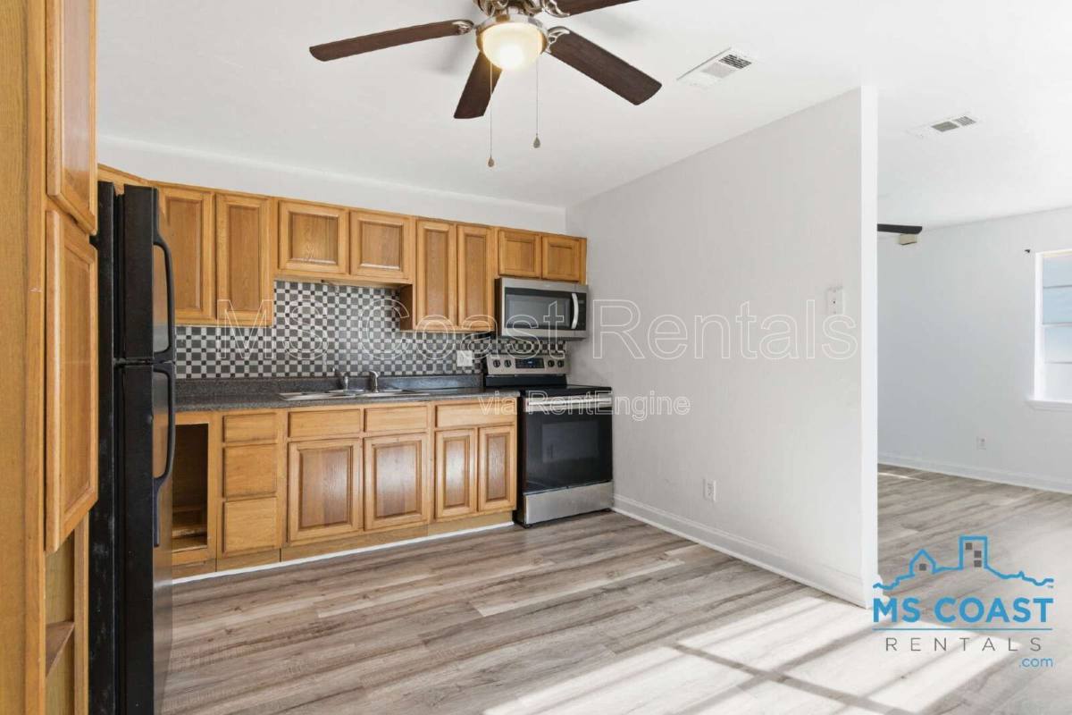 House for rent at 3007 Meteor St, Pascagoula, MS 39581