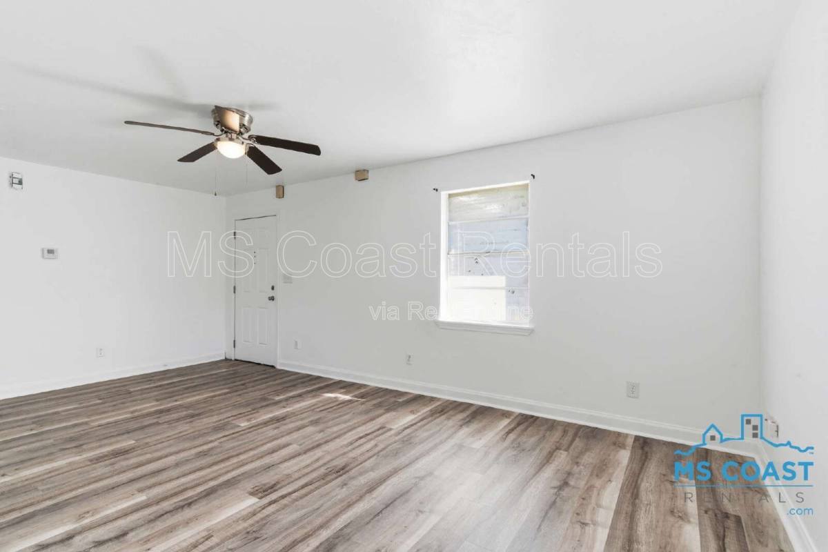 House for rent at 3007 Meteor St, Pascagoula, MS 39581