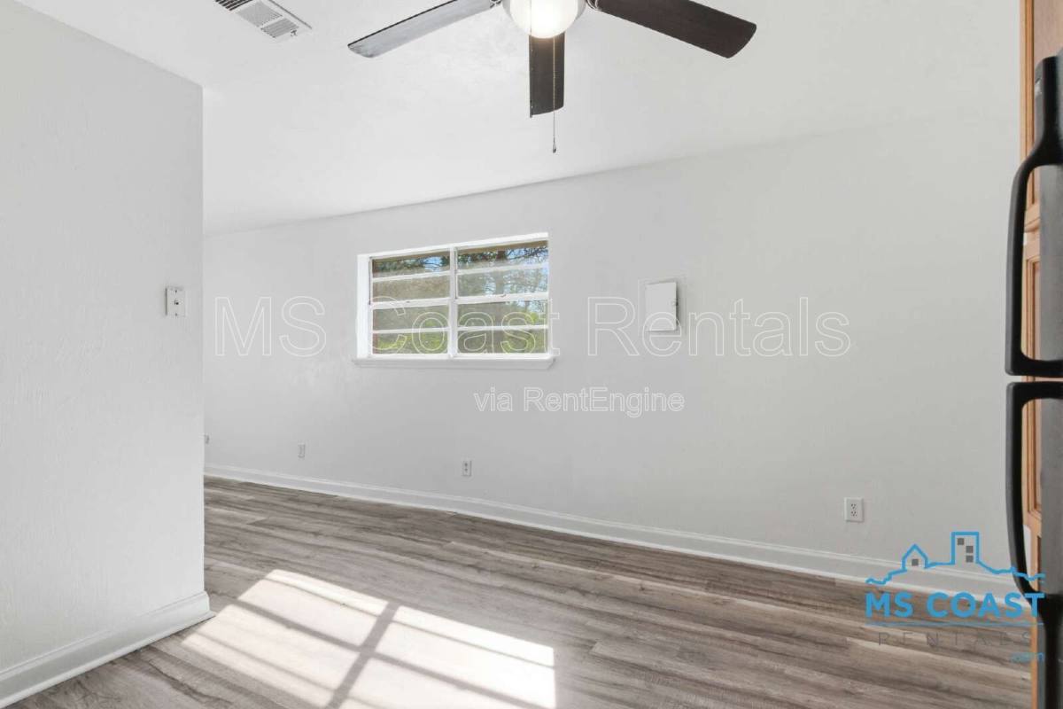 House for rent at 3007 Meteor St, Pascagoula, MS 39581