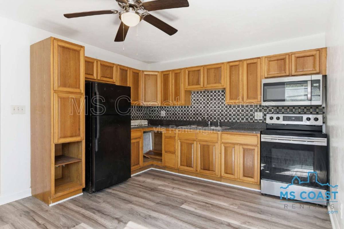 House for rent at 3007 Meteor St, Pascagoula, MS 39581