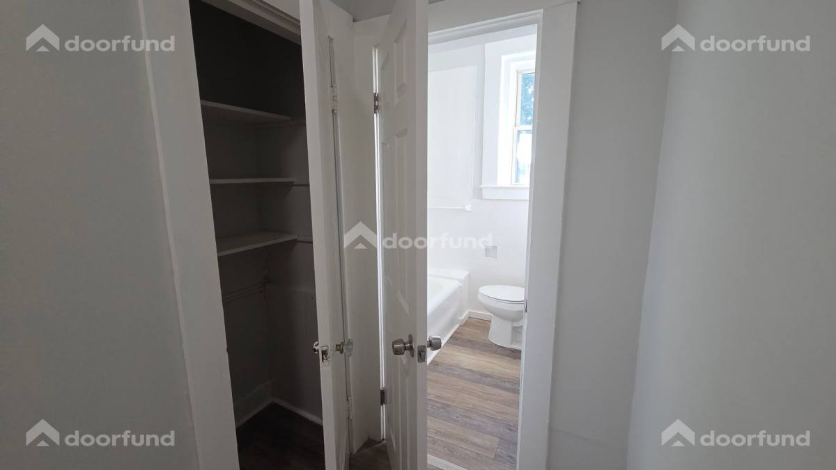 Apartment for rent at 1004 A Main St #3, Worcester, MA 01603