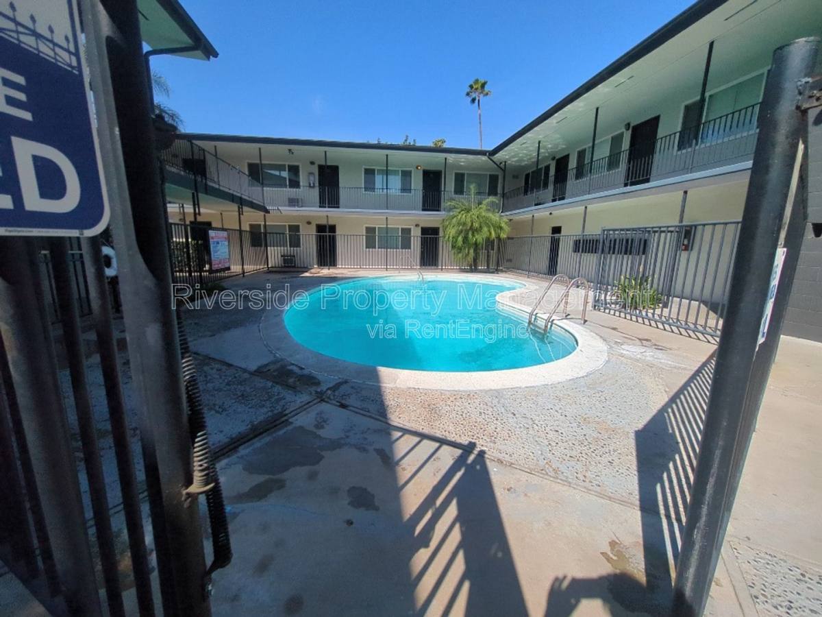 Apartment for rent at 1881 Loma Vista St #8, Riverside, CA 92507