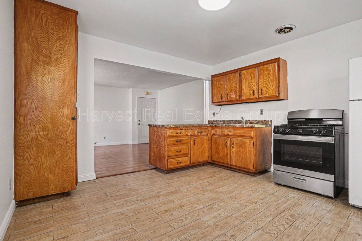 Apartment for rent at 3043 Blossom St #1, Oakland, CA 94601