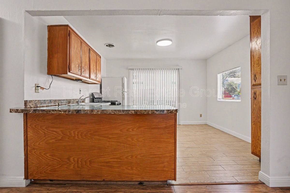 Apartment for rent at 3043 Blossom St #1, Oakland, CA 94601