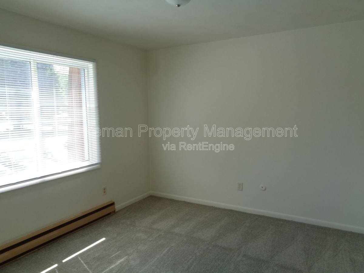 Apartment for rent at 13024 N Blvd St #4, Vicksburg, MI 49097