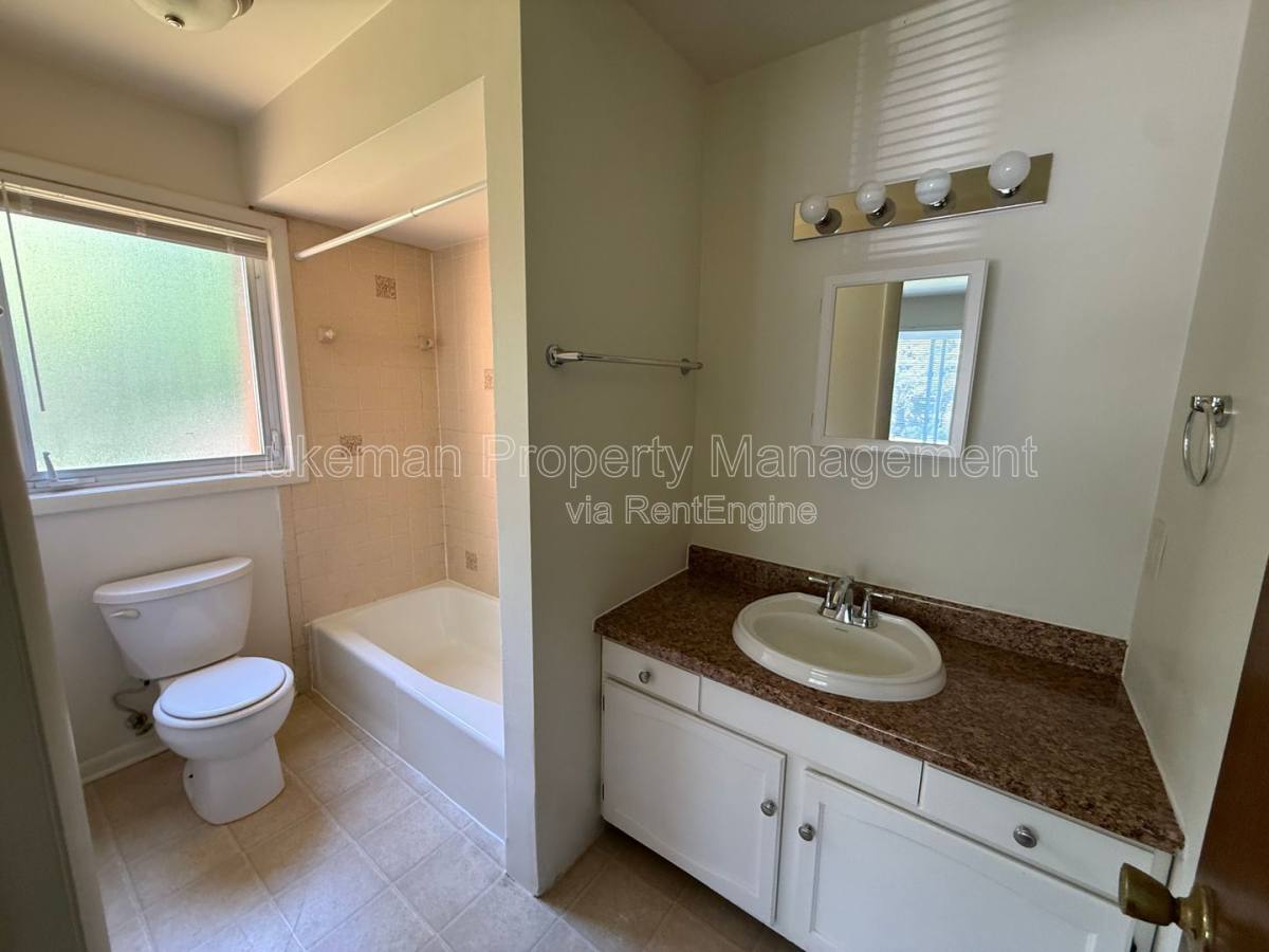 Apartment for rent at 13024 N Blvd St #4, Vicksburg, MI 49097
