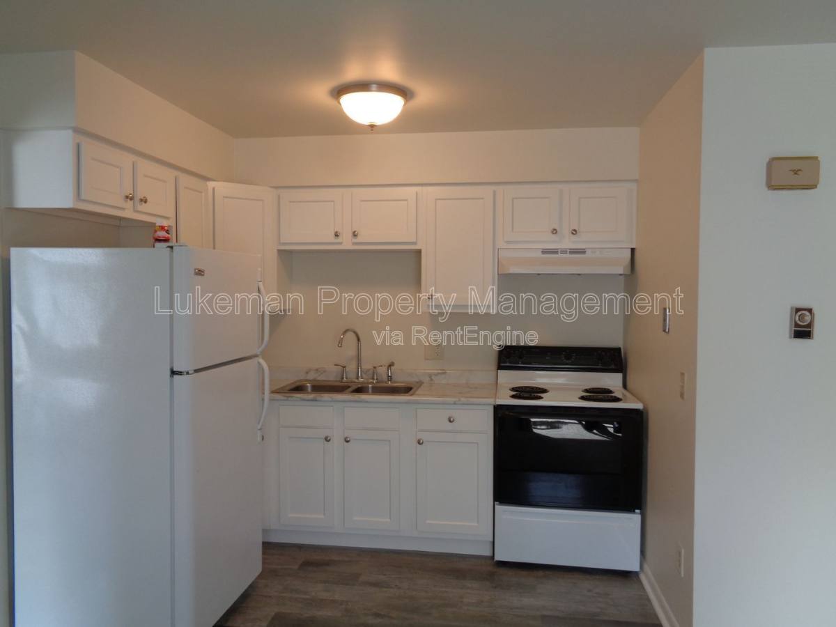 Apartment for rent at 13024 N Blvd St #4, Vicksburg, MI 49097