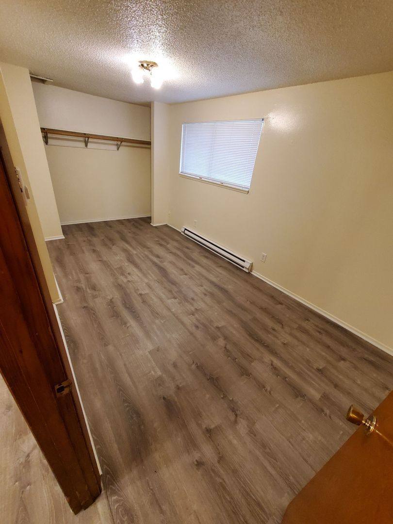 Apartment for rent at 156 Manbrin Dr N, Salem, OR 97303
