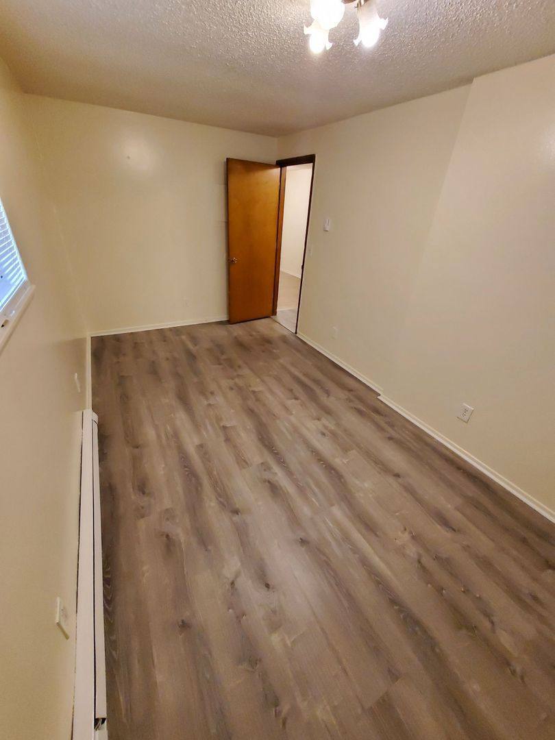 Apartment for rent at 156 Manbrin Dr N, Salem, OR 97303