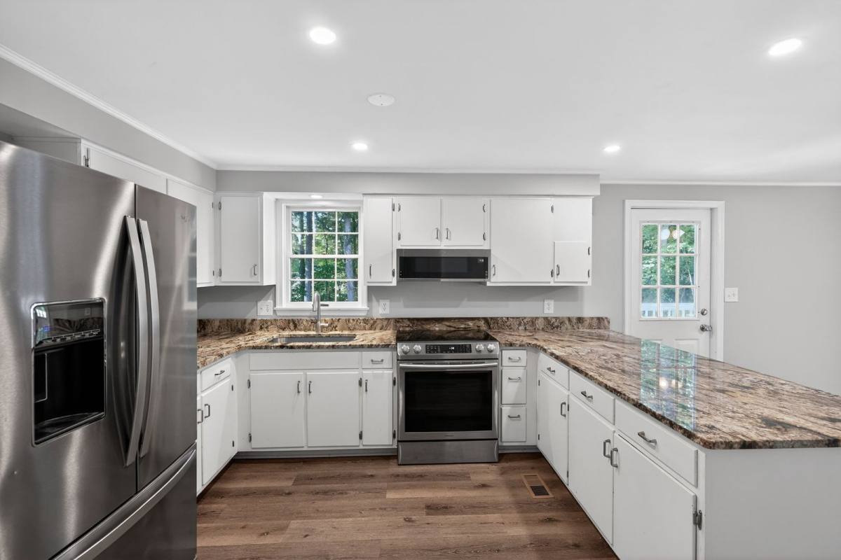 House for rent at 4225 Robinson Rd, Huntingtown, MD 20639