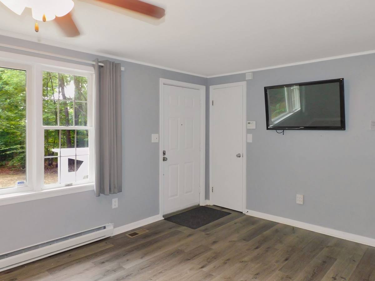 House for rent at 4225 Robinson Rd, Huntingtown, MD 20639