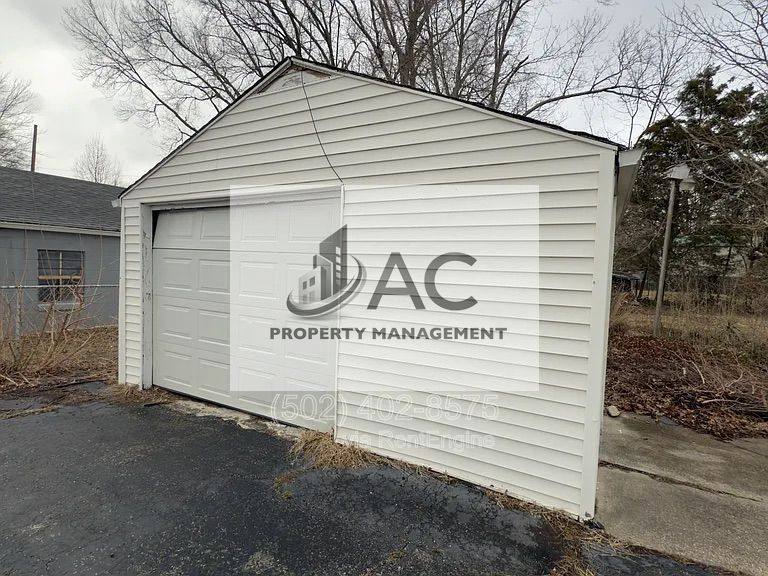 House for rent at 1837 Lower Hunters Trace, Louisville, KY 40216