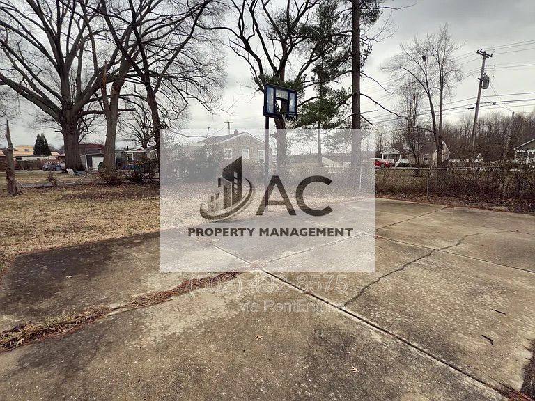 House for rent at 1837 Lower Hunters Trace, Louisville, KY 40216