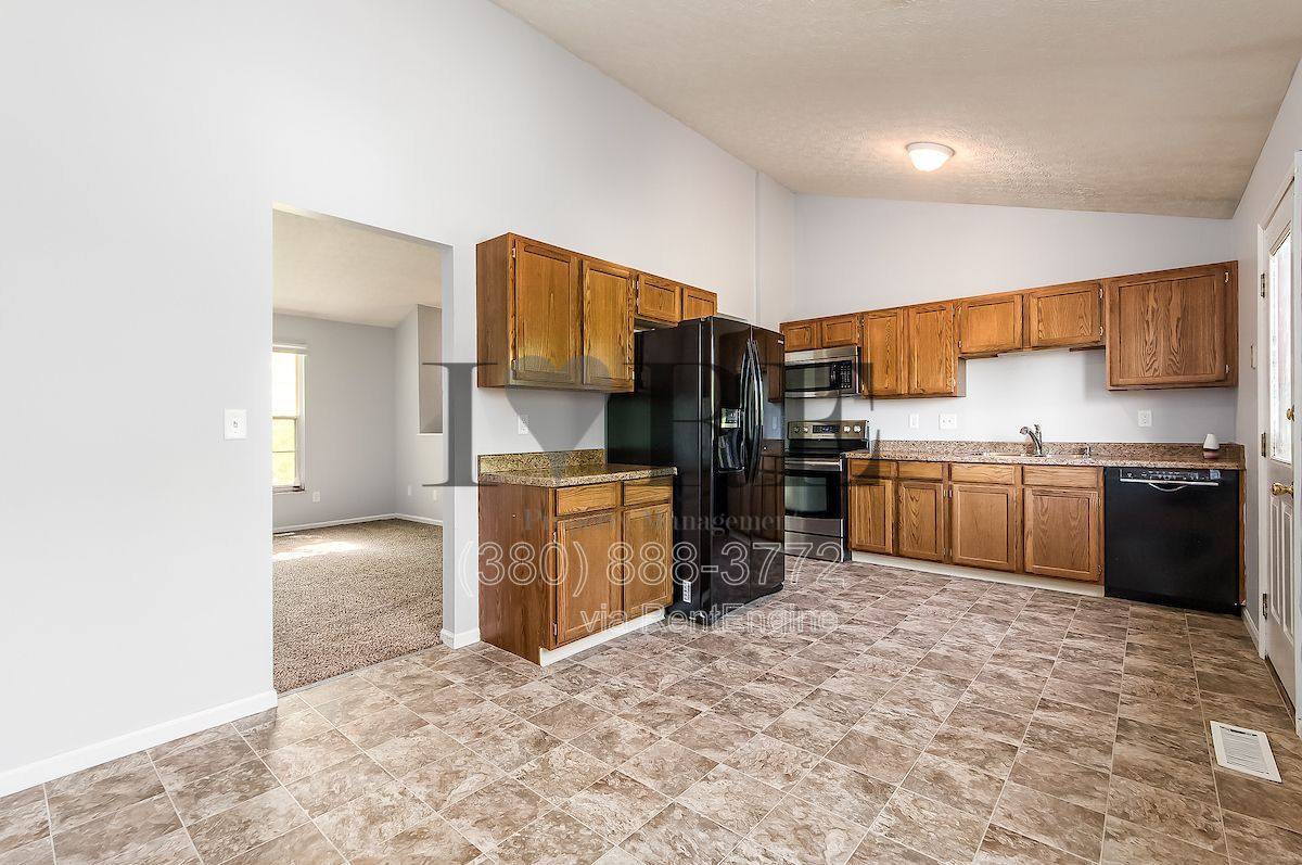 Apartment for rent at 1433 Tall Meadows Dr, Columbus, OH 43223