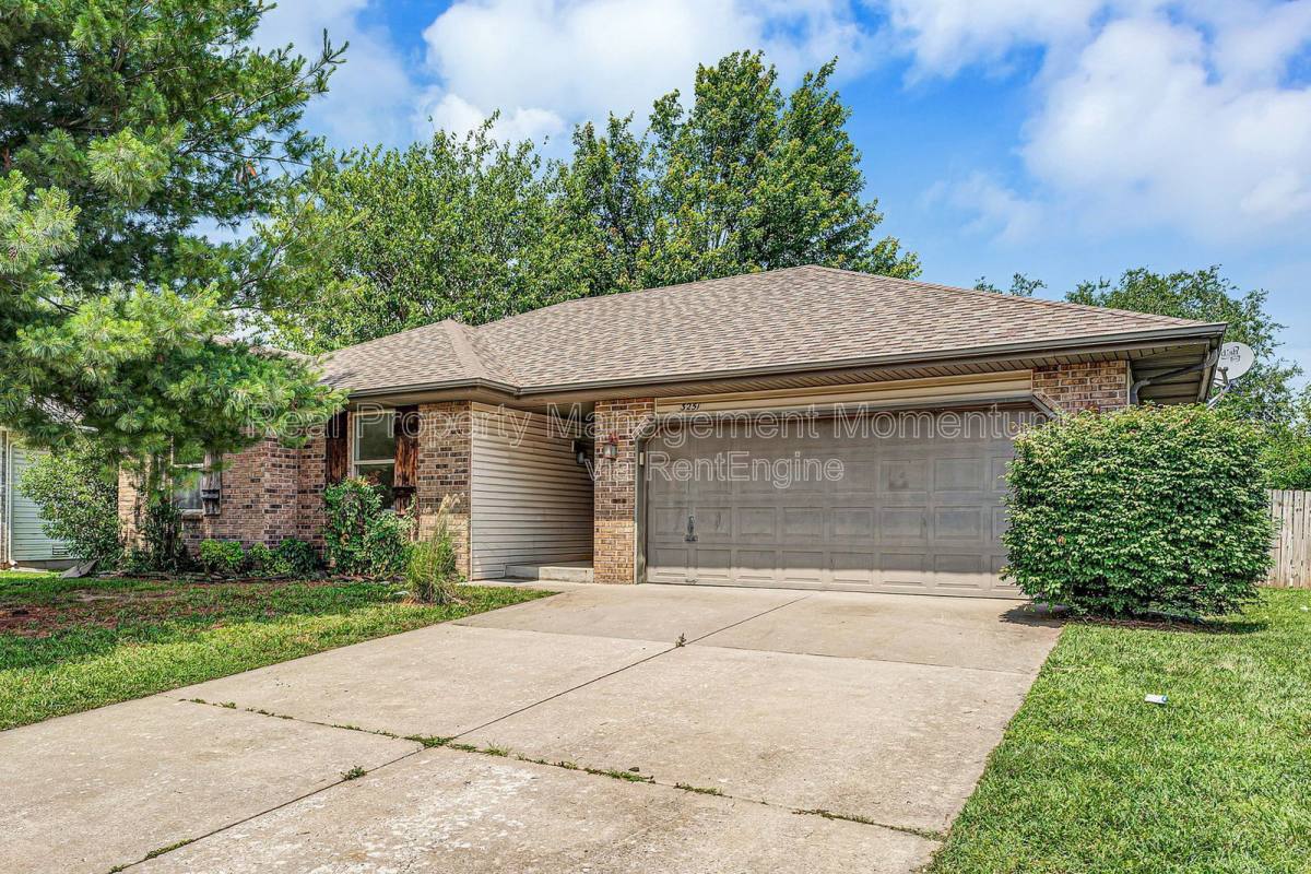 House for rent at 3251 W Scott St, Springfield, MO 65803