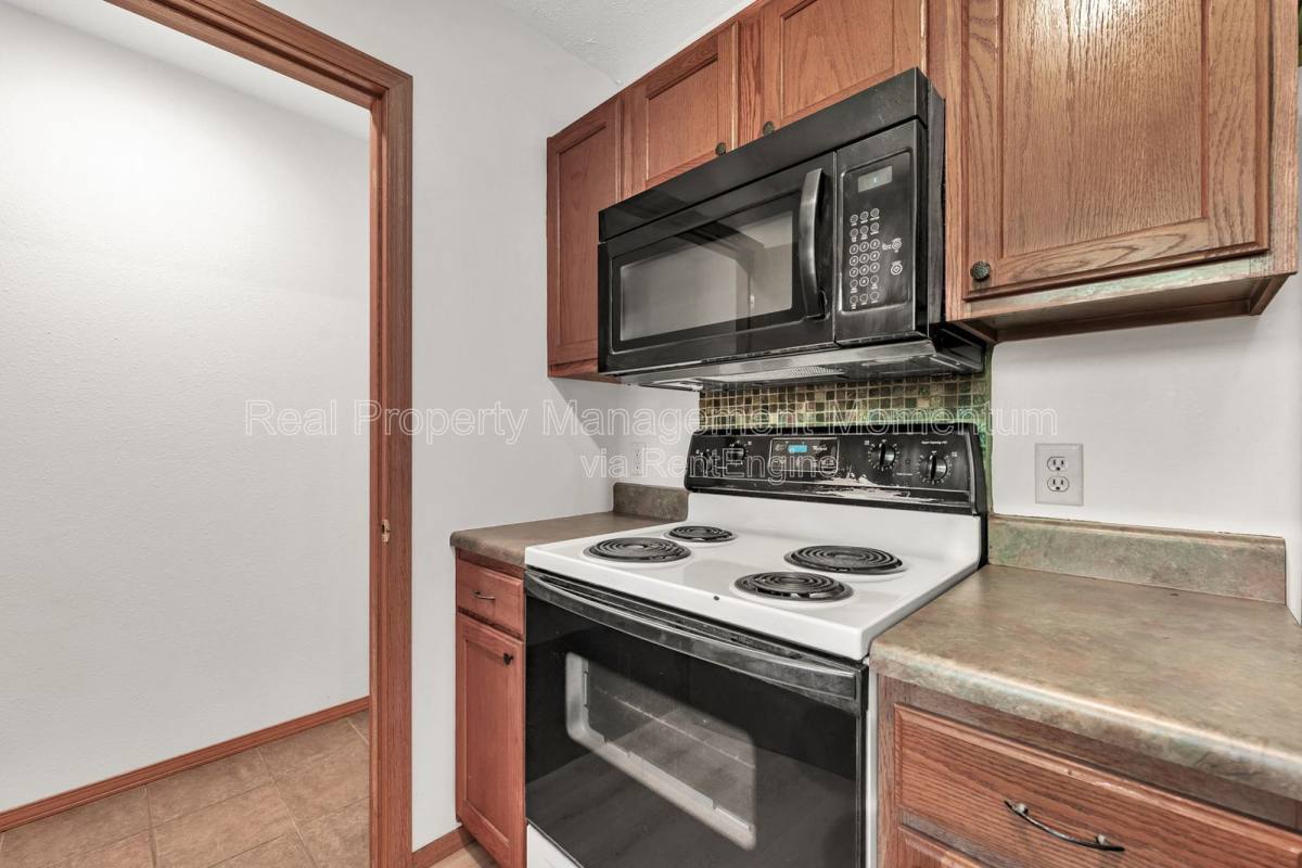 House for rent at 3251 W Scott St, Springfield, MO 65803