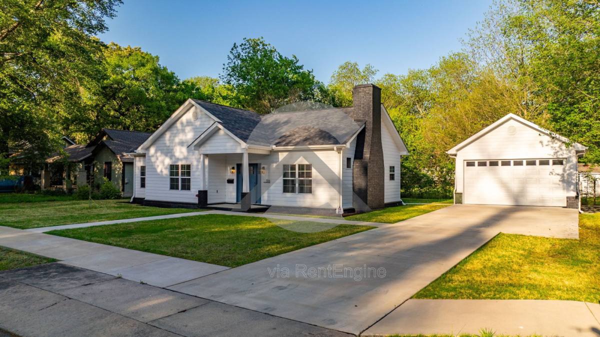 House for rent at 516 Ash St, Conway, AR 72034