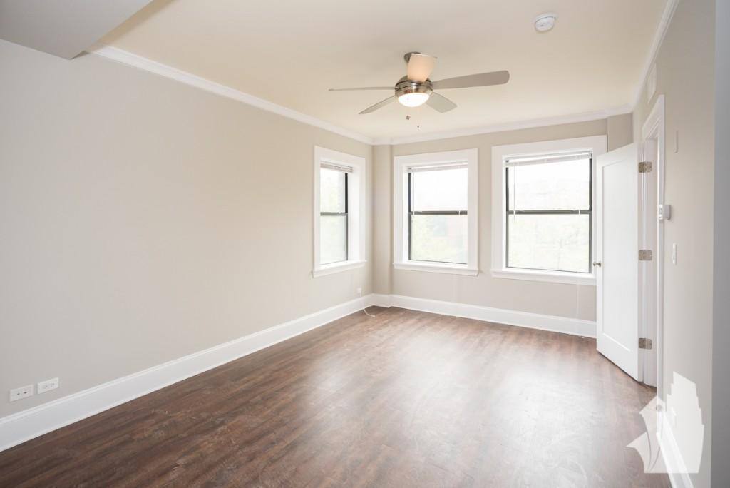 Apartment for rent at 817 W Lakeside Place, Chicago, IL 60640