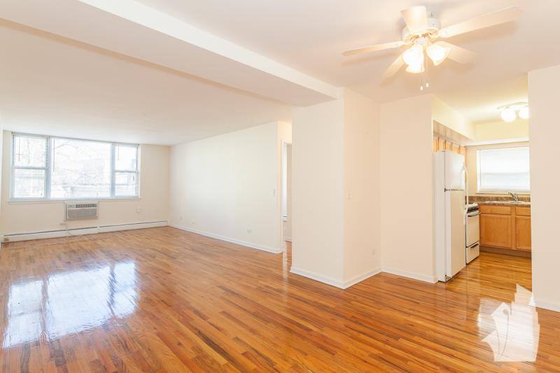 Apartment for rent at 6401 N Sheridan Rd, Chicago, IL 60626