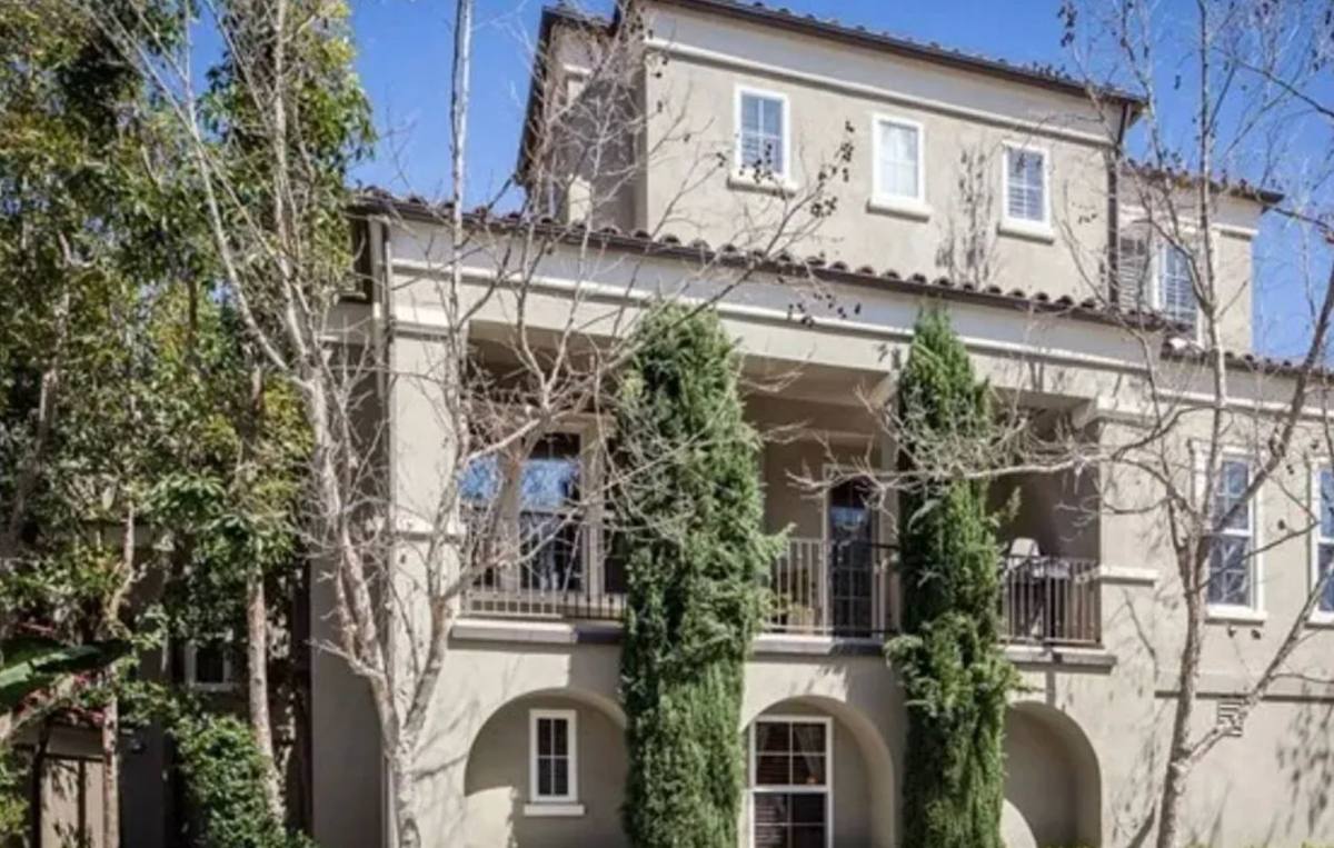Townhouse for rent at 48 Via Amanti, Newport Coast, CA 92657