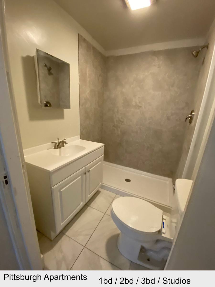 Apartment for rent at 709 Carothers Ave #3, Carnegie, PA 15106