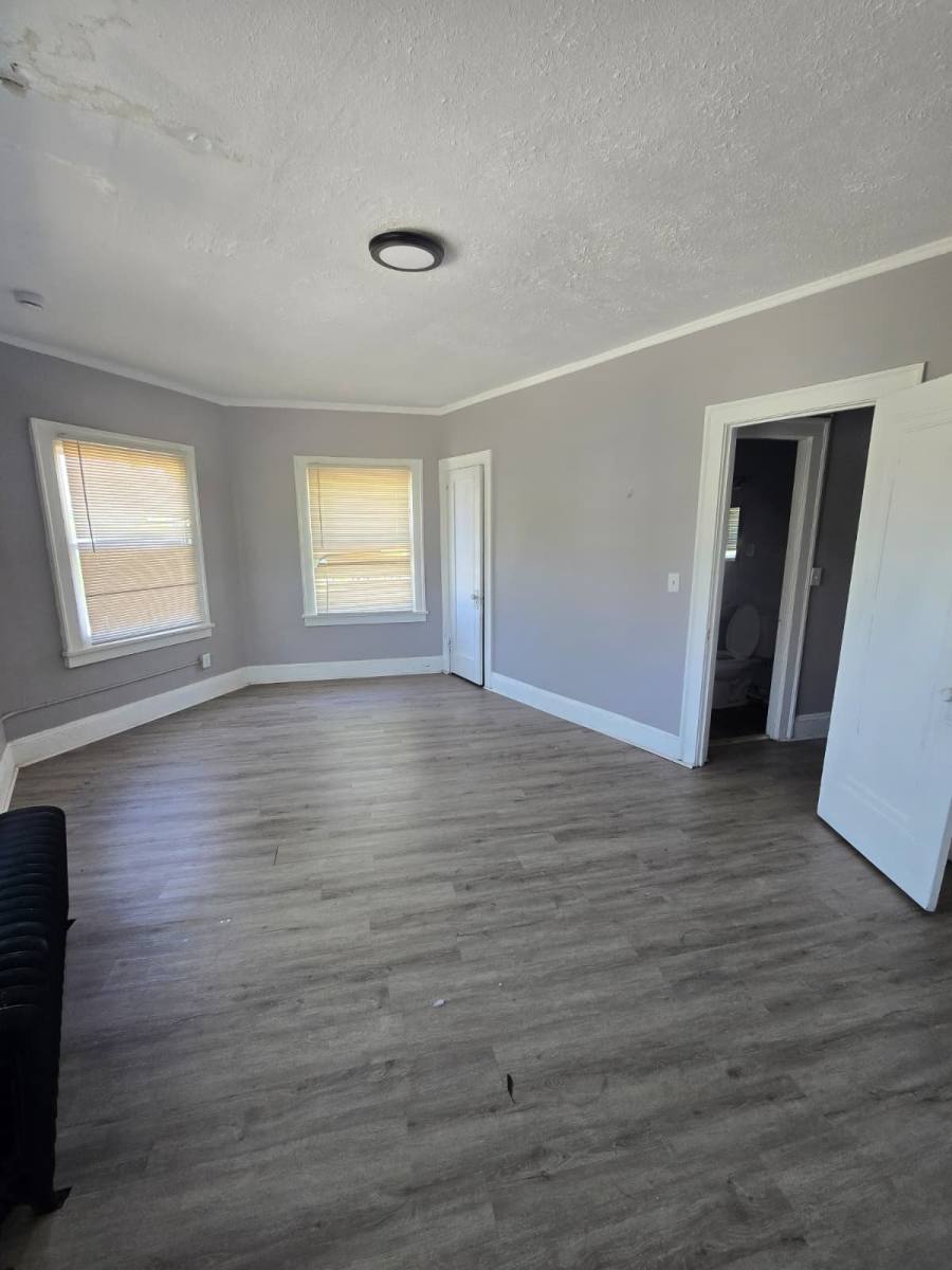 Apartment for rent at 392 E 147th St #4, Cleveland, OH 44110