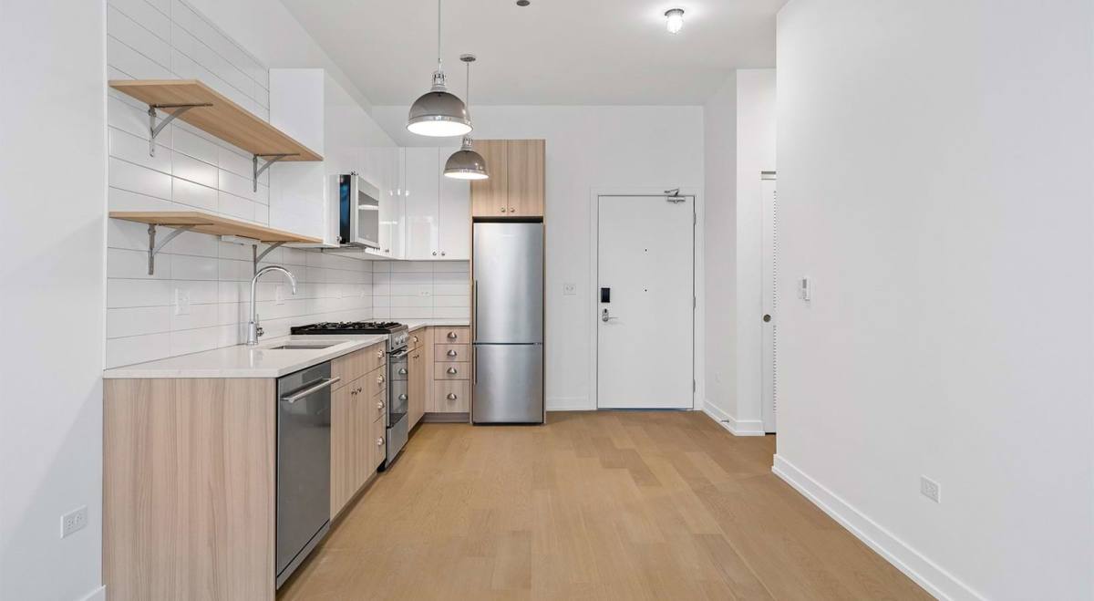 Townhouse for rent at 5440 N Sheridan Rd #412, Chicago, IL 60640