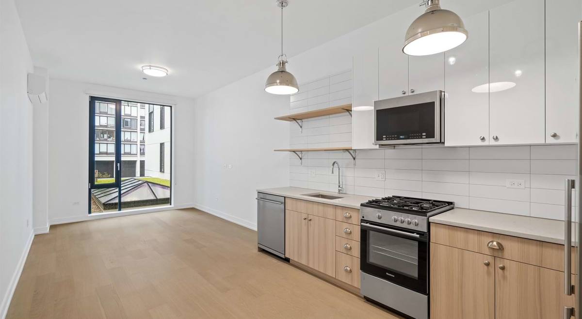 Townhouse for rent at 5440 N Sheridan Rd #412, Chicago, IL 60640