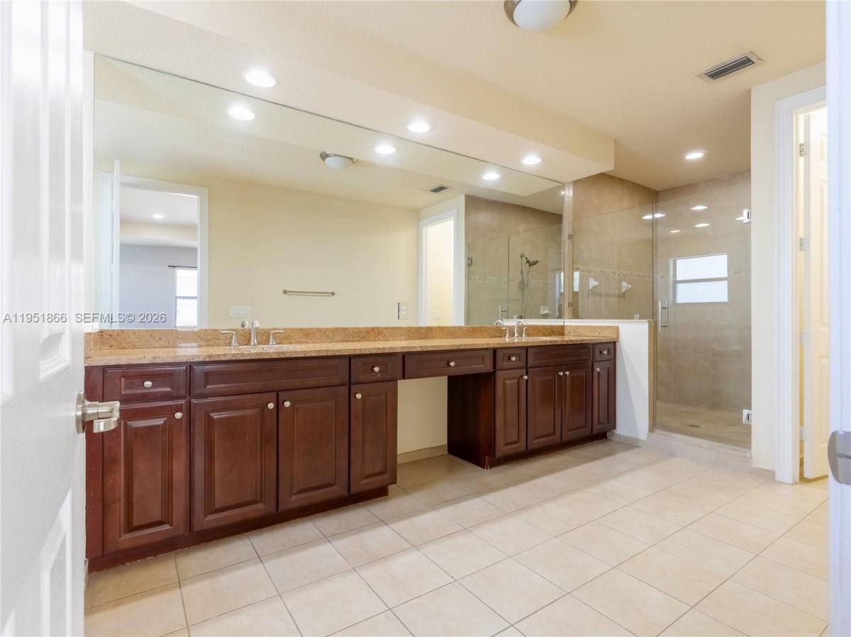 House for rent at 9895 NW 87th Ave, Miami, FL 33178
