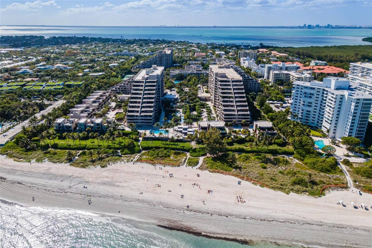 Apartment for rent at 141 Crandon Blvd #331, Key Biscayne, FL 33149