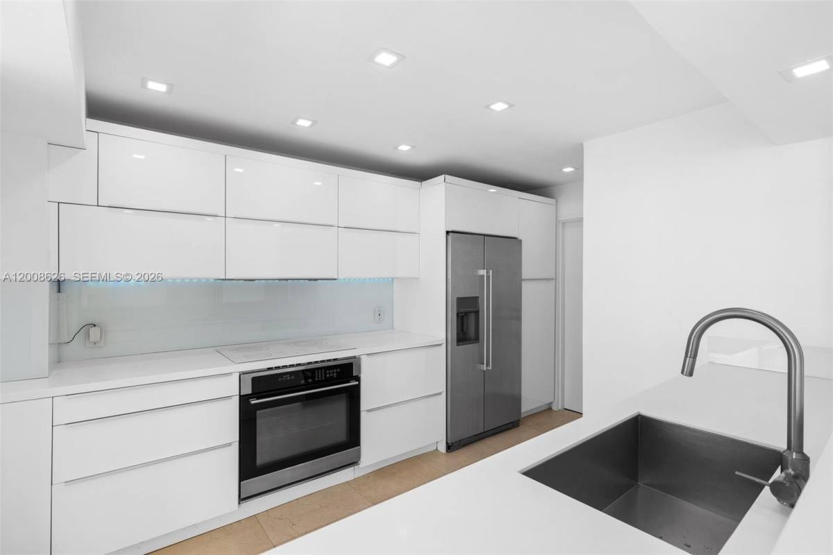 Condo for rent at 1420 Brickell Bay Dr #1001A, Miami, FL 33131