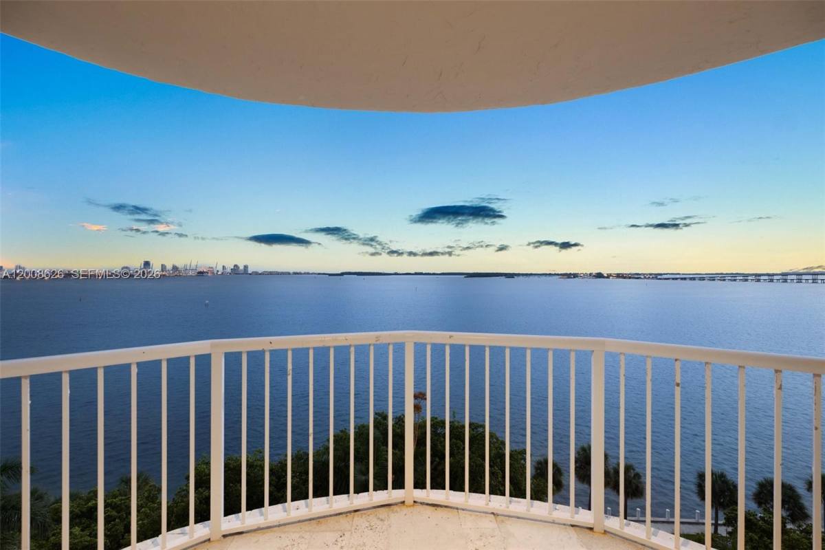 Condo for rent at 1420 Brickell Bay Dr #1001A, Miami, FL 33131