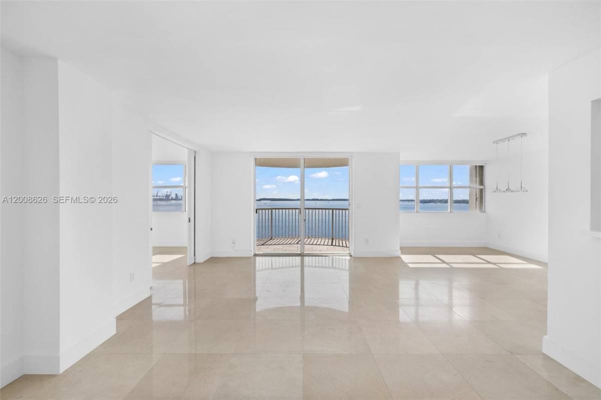 Condo for rent at 1420 Brickell Bay Dr #1001A, Miami, FL 33131