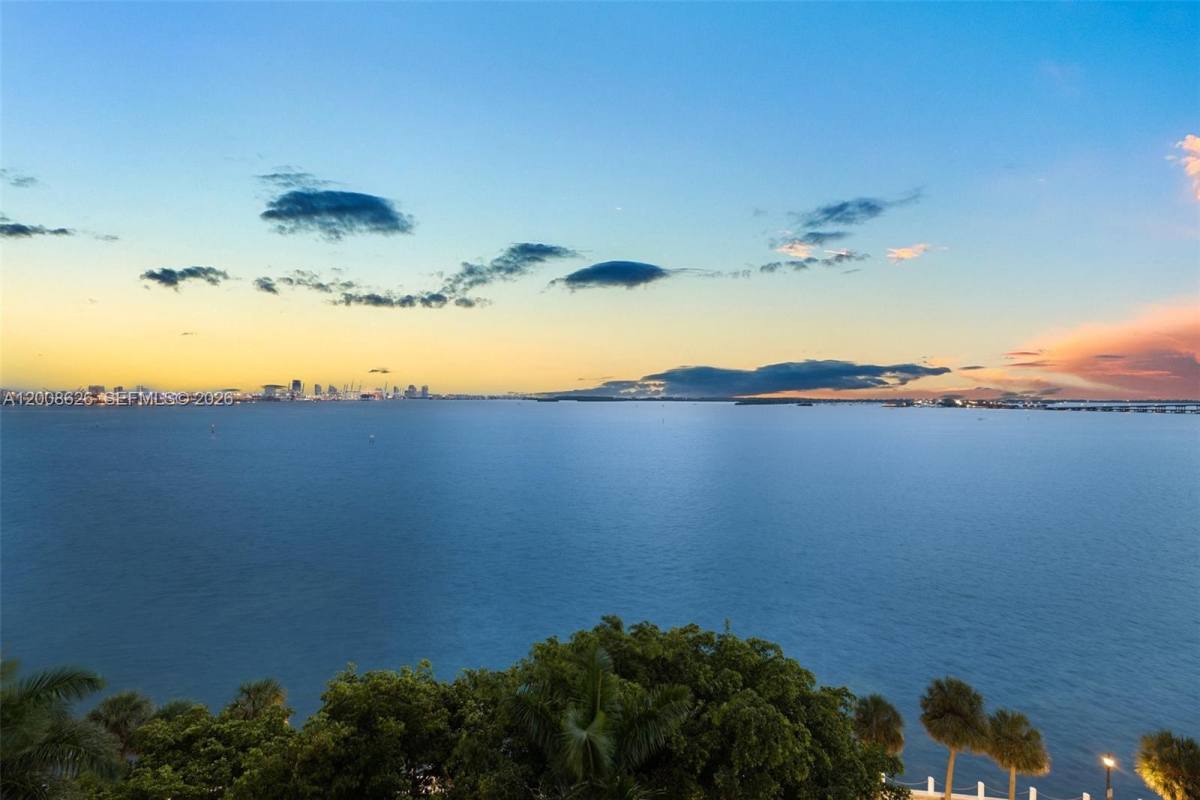 Condo for rent at 1420 Brickell Bay Dr #1001A, Miami, FL 33131