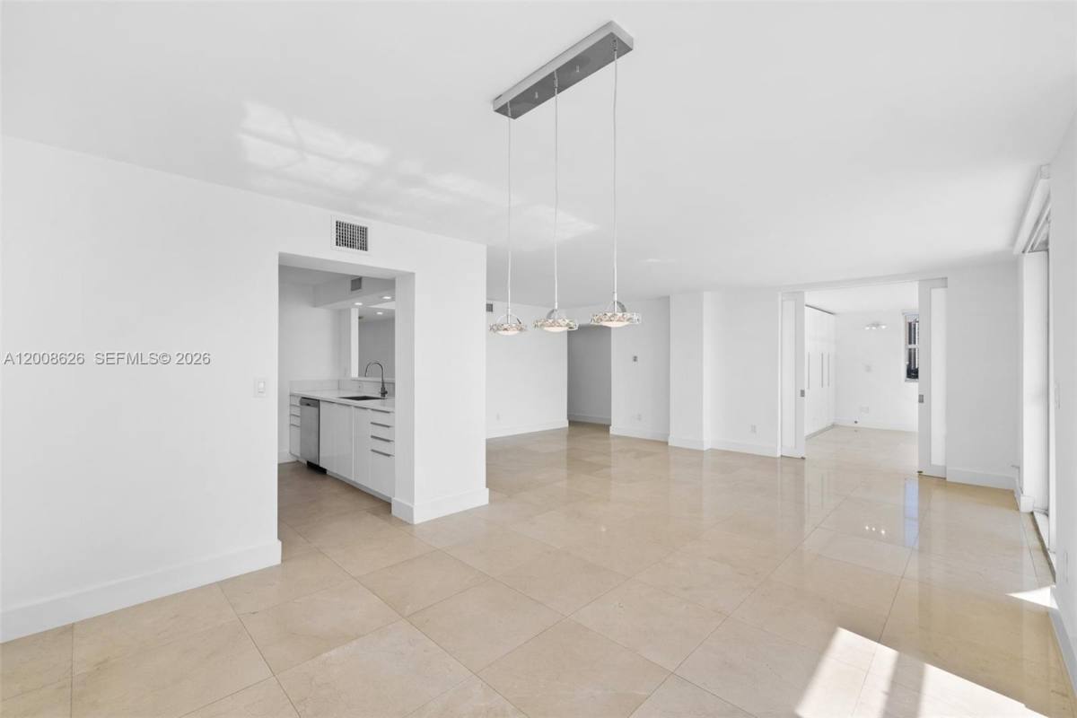 Condo for rent at 1420 Brickell Bay Dr #1001A, Miami, FL 33131