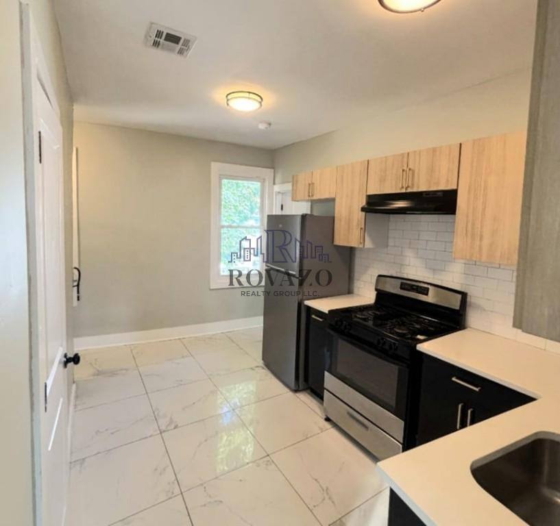 Apartment for rent at 154 Sanford St #2, East Orange, NJ 07018
