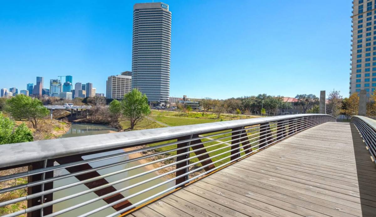 Apartment for rent at 3636 W Dallas St, Houston, TX 77019