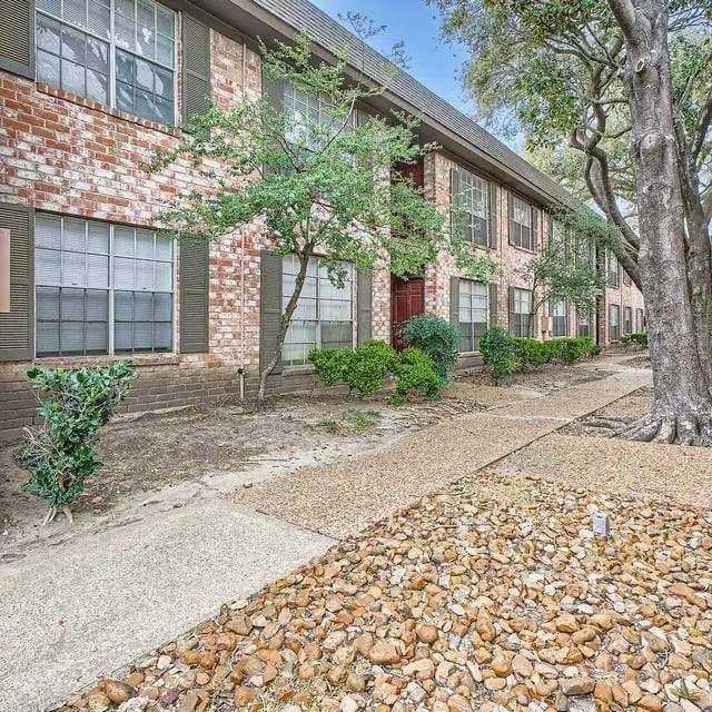 Apartment for rent at 2010 Winrock Blvd, Houston, TX 77057