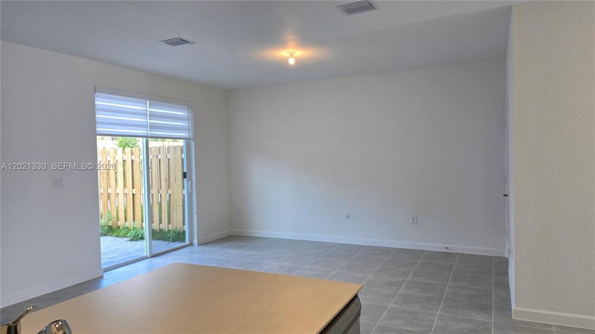 Townhouse for rent at 713 SE 13th St Circle, Homestead, FL 33034